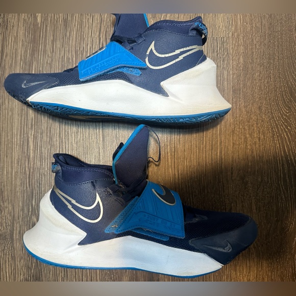 Nike Future Court 3 "Midnight Navy/Blue/Metallic Silver" Basketball Shoes size 6 - Picture 11 of 17